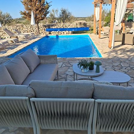 Opg Pelejs Villa Паг Екстериор снимка